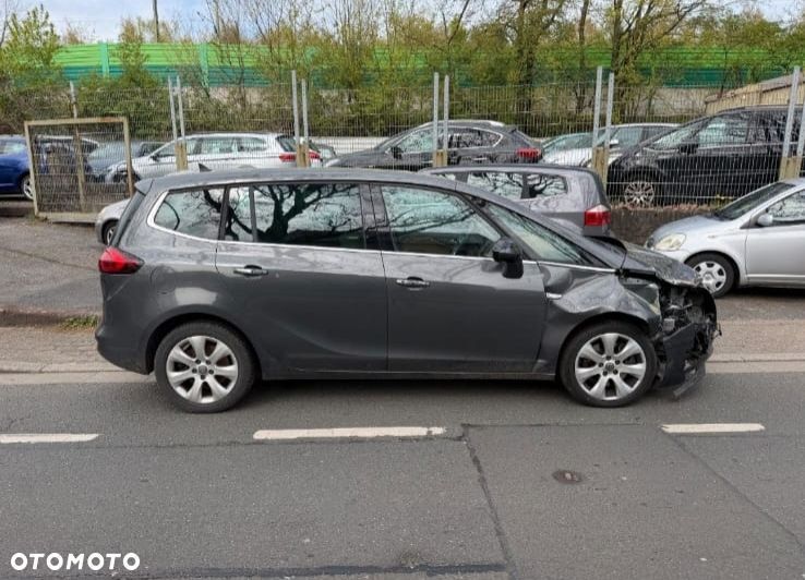 Opel Zafira - 2