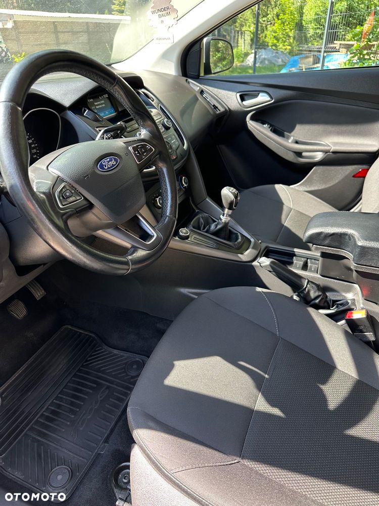 Ford Focus 1.5 TDCi SYNC Edition - 13