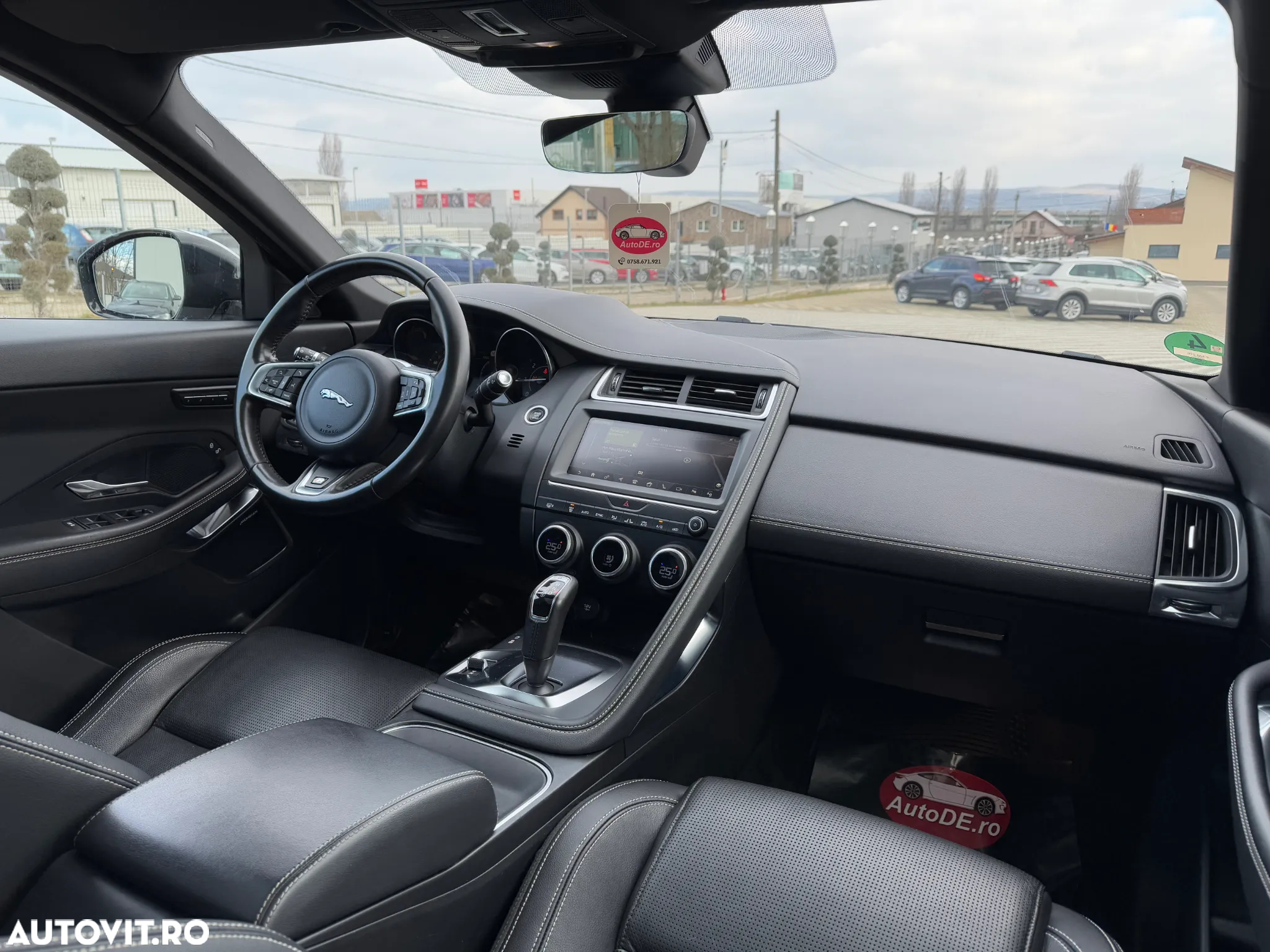 Jaguar E-Pace D240 AWD R-Dynamic SE - 7
