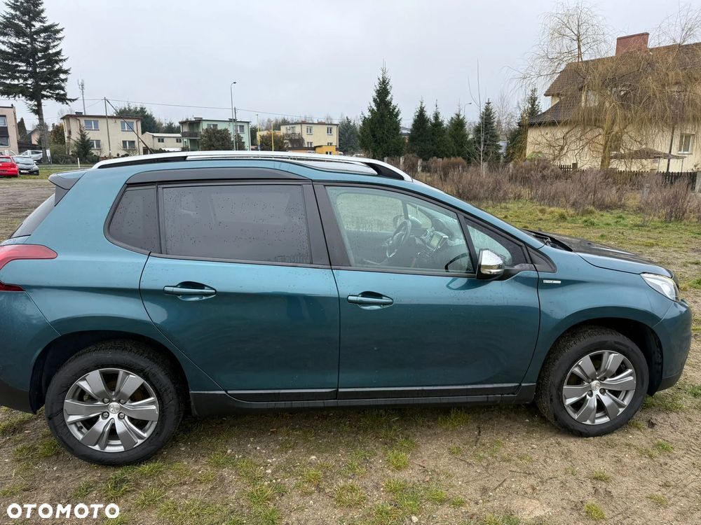 Peugeot 2008 1.2 Pure Tech Style - 10