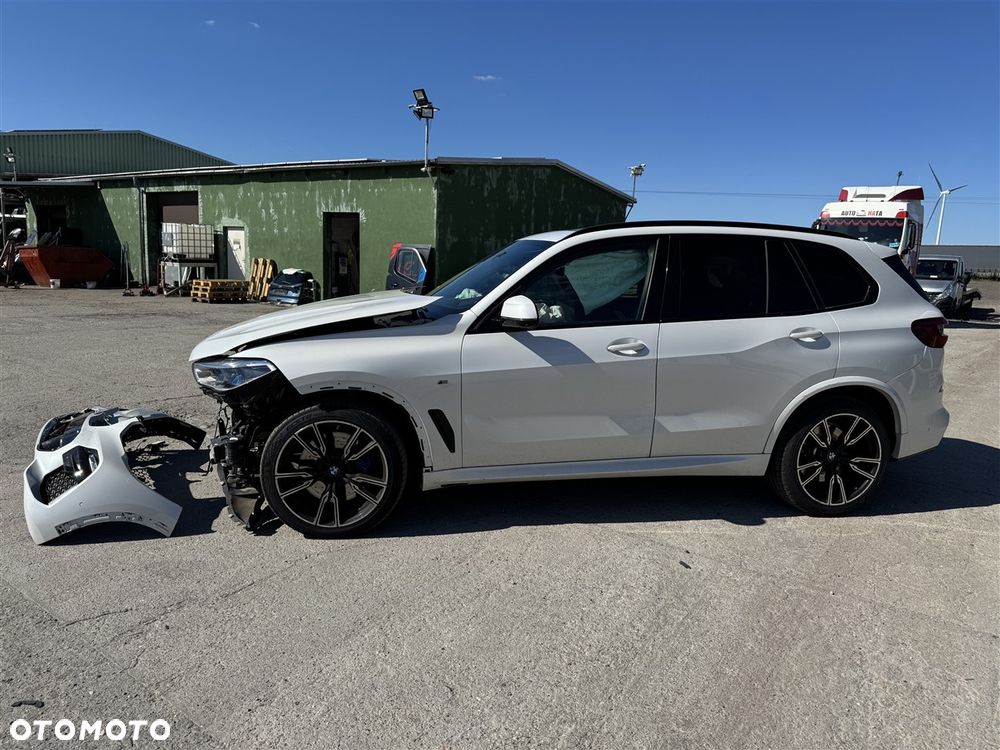 BMW X5 M50i - 6