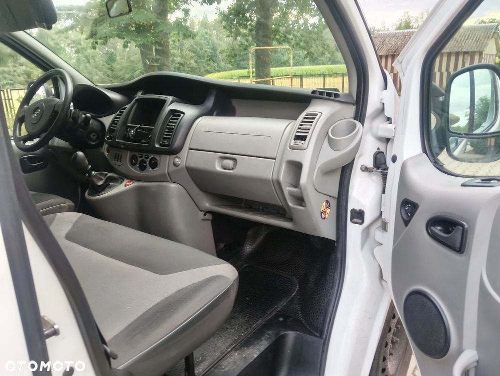 Opel Vivaro - 10