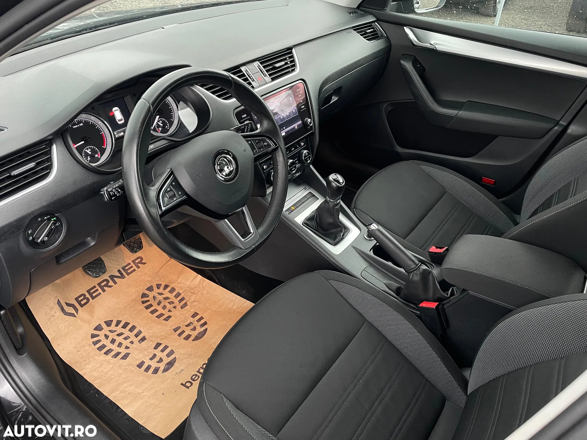 Skoda Octavia Combi Diesel 1.6 TDI Style - 28