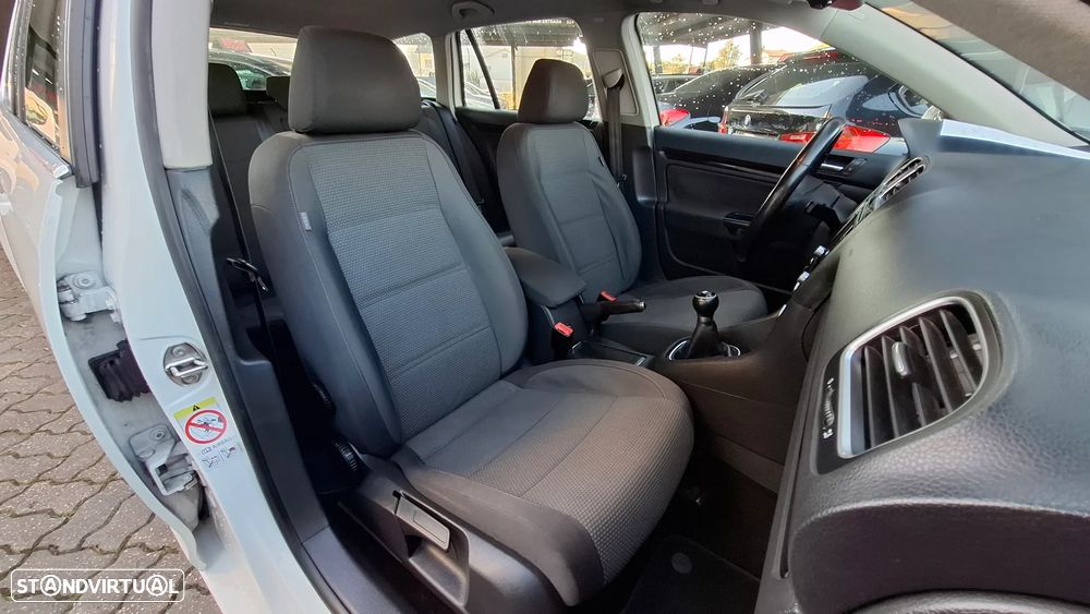 VW Golf Variant 1.6 TDi DPF Highline - 26