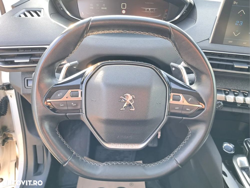 Peugeot 3008 1.6 PureTech Turbo S&S EAT8 Allure - 15