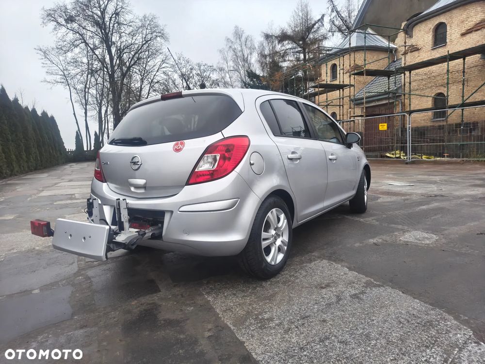 Opel Corsa 1.4 16V Satellite - 8