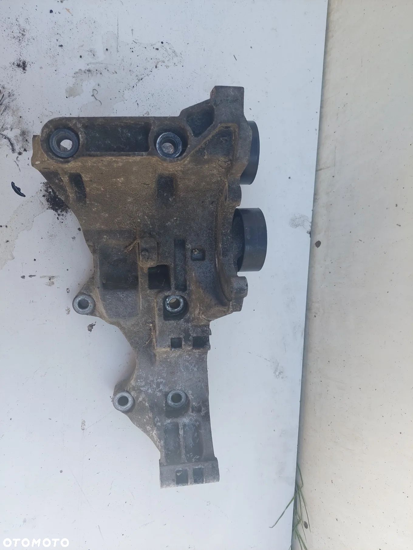 Łapa podstawy alternatora 03G903143A  1.9 TDI - 1