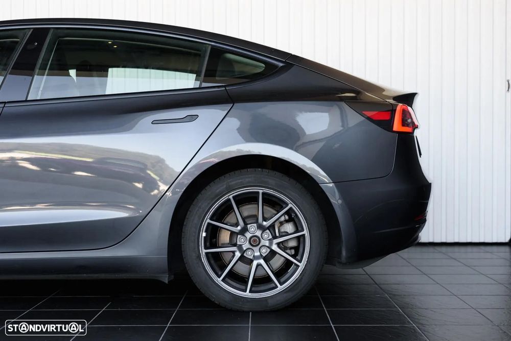 Tesla Model 3 Standard Range Plus RWD - 11