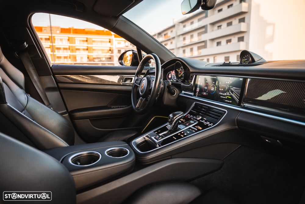Porsche Panamera Sport Turismo 4 E-Hybrid - 17