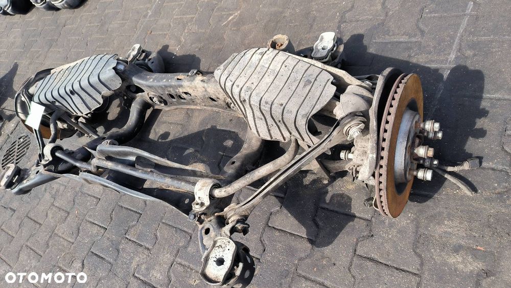 BELKA / SANKI TYŁ AUDI Q5 II - 6