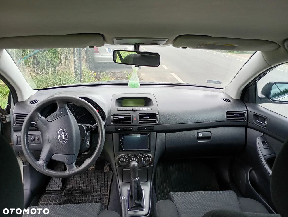 Toyota Avensis 1.6 VVT-i Luna - 5