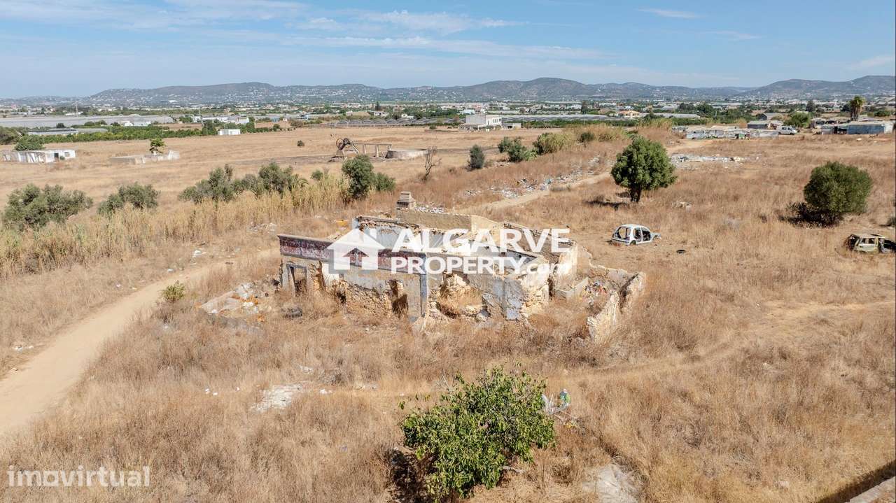 Terreno Exclusivo em Faro com 31.000 m² e Viabilidade de Construção - Grande imagem: 3/20