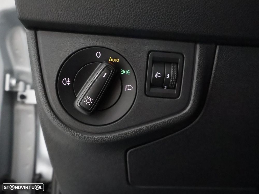Volkswagen Taigo 1.0 TSI Urban DSG — fotografia 14