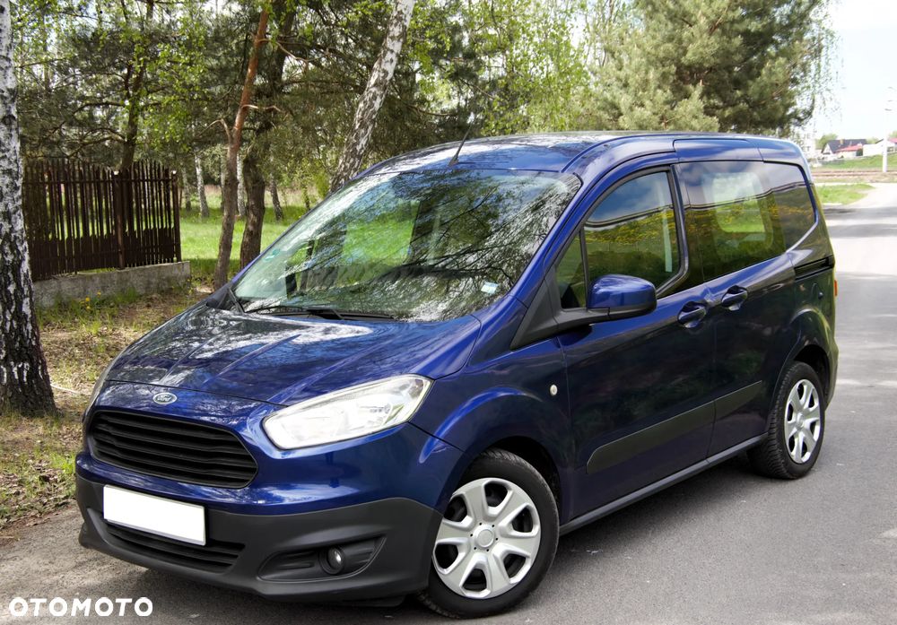 Ford Transit Courier - 11
