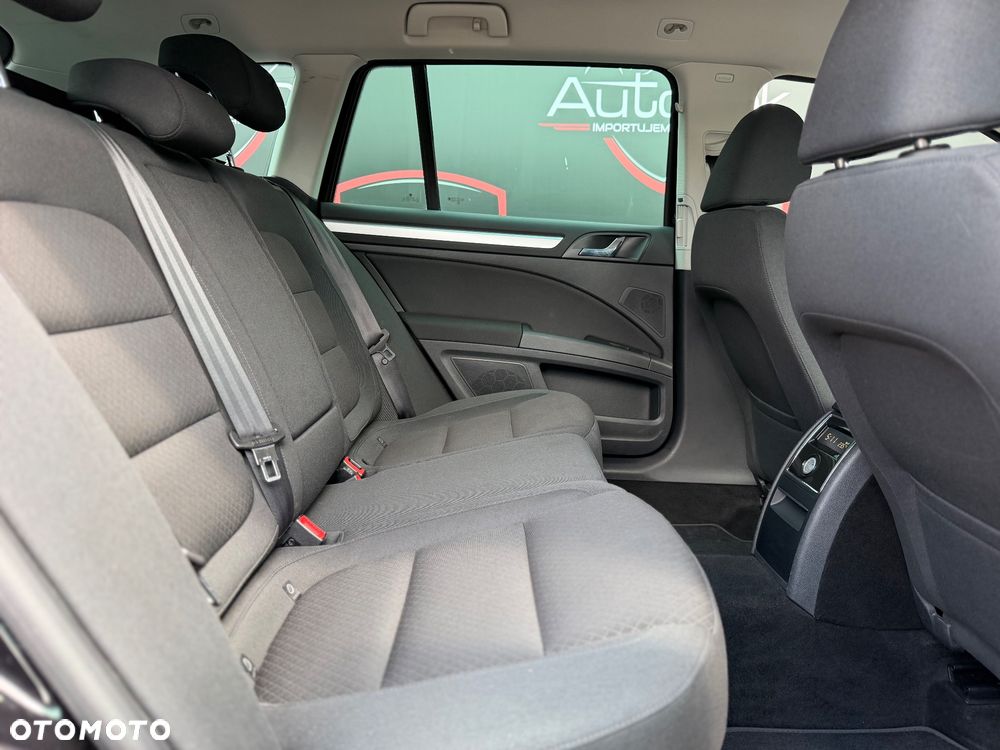Skoda Superb 2.0 TDI DSG Ambition - 28