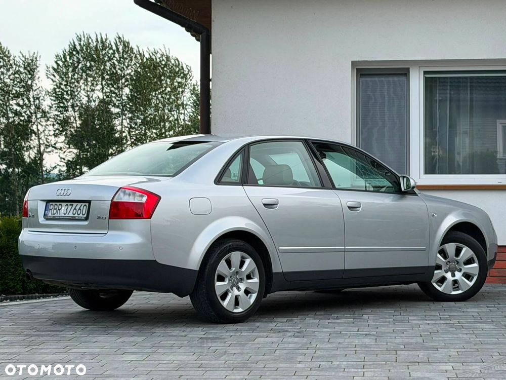 Audi A4 Limousine - 14