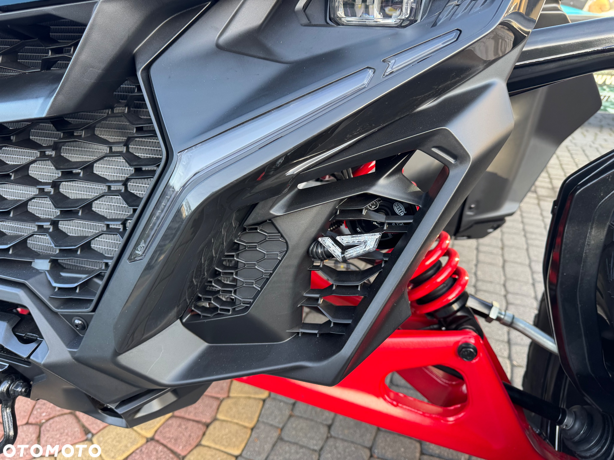 Can-Am Maverick - 6