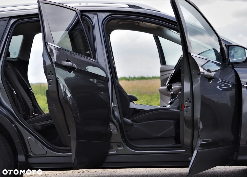 Ford Kuga - 24