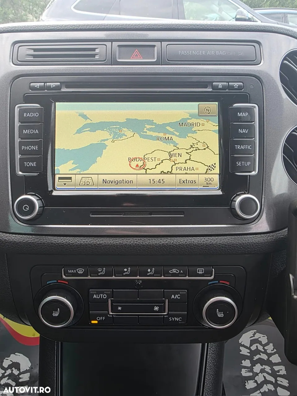 Volkswagen Tiguan - 11