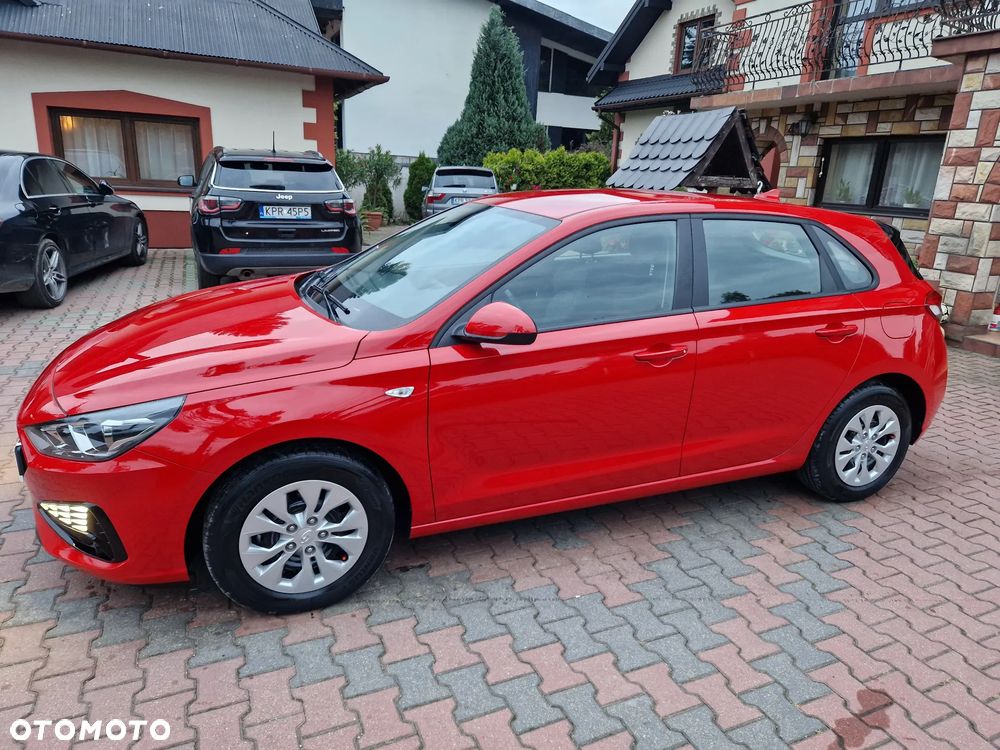 Hyundai i30 1.5 DPI Classic + - 28