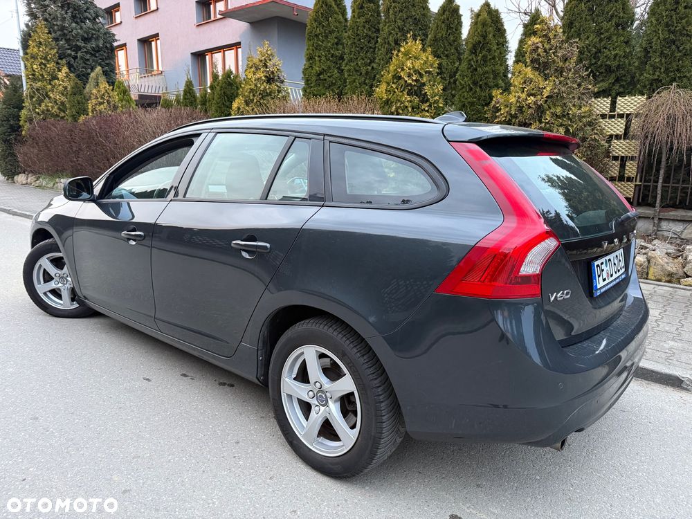 Volvo V60 D2 Momentum - 10