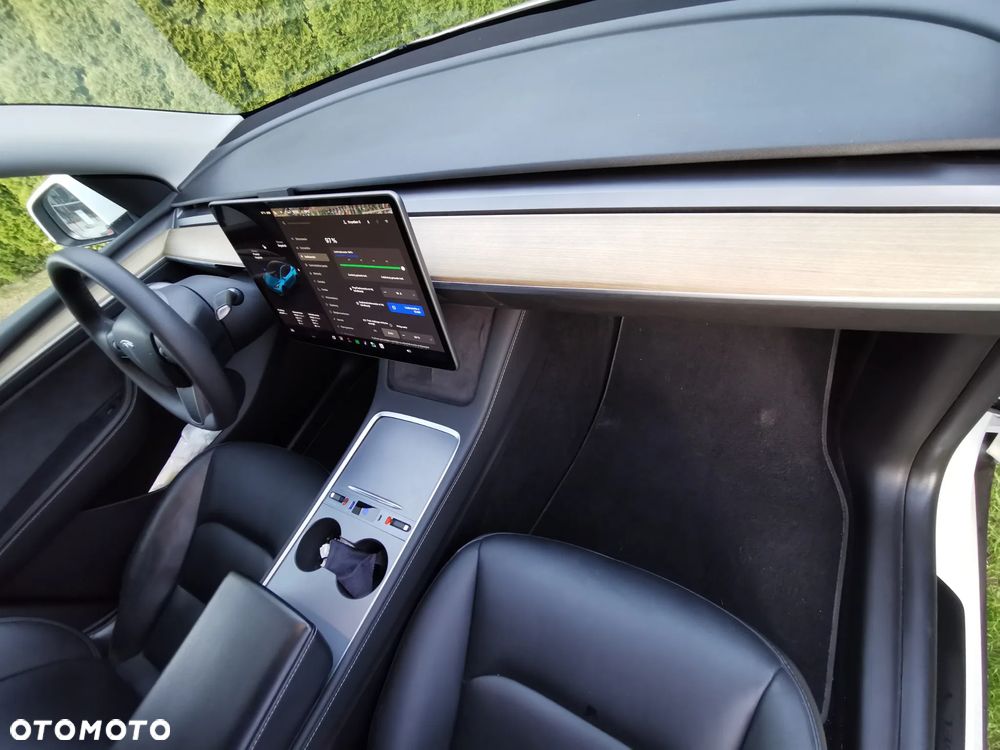 Tesla Model Y Standard - 33