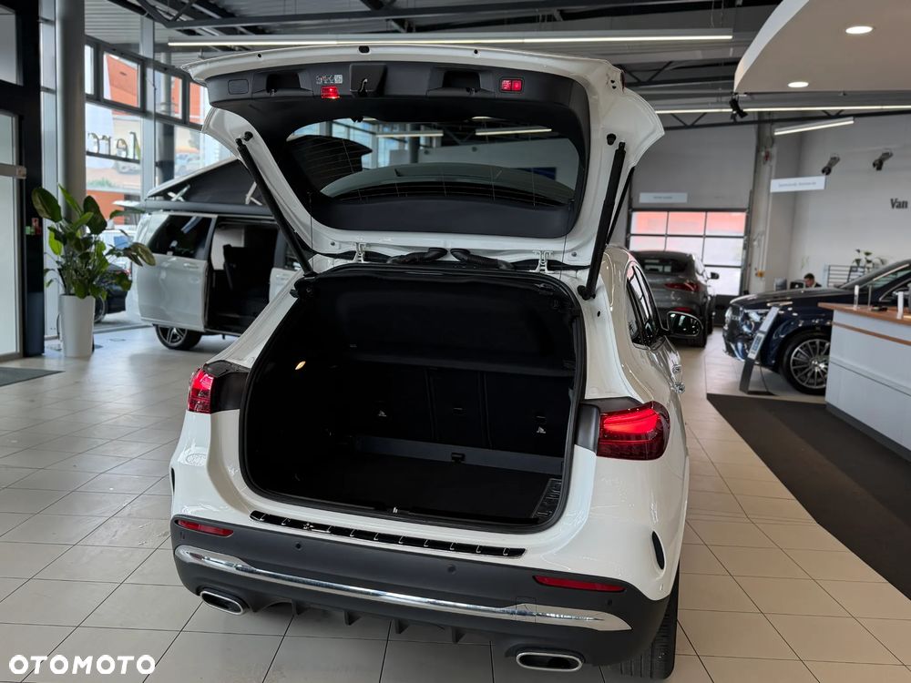 Mercedes-Benz GLA 200 AMG Line - 11