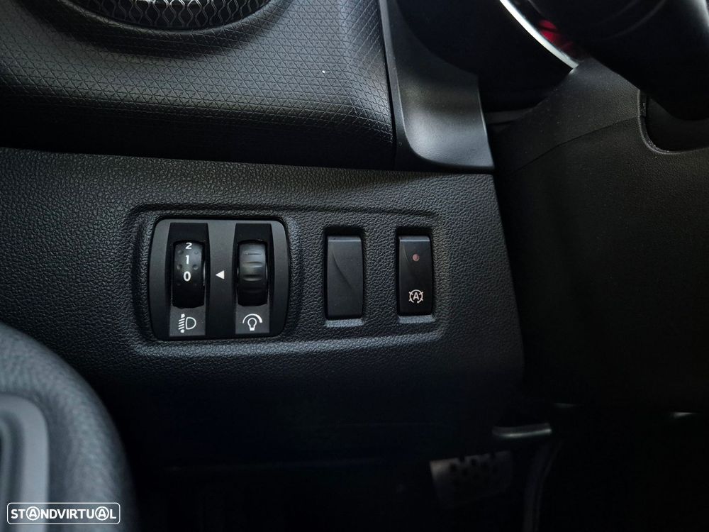 Renault Clio Sport Tourer (Energy) dCi 90 EDC Bose Edition - 32