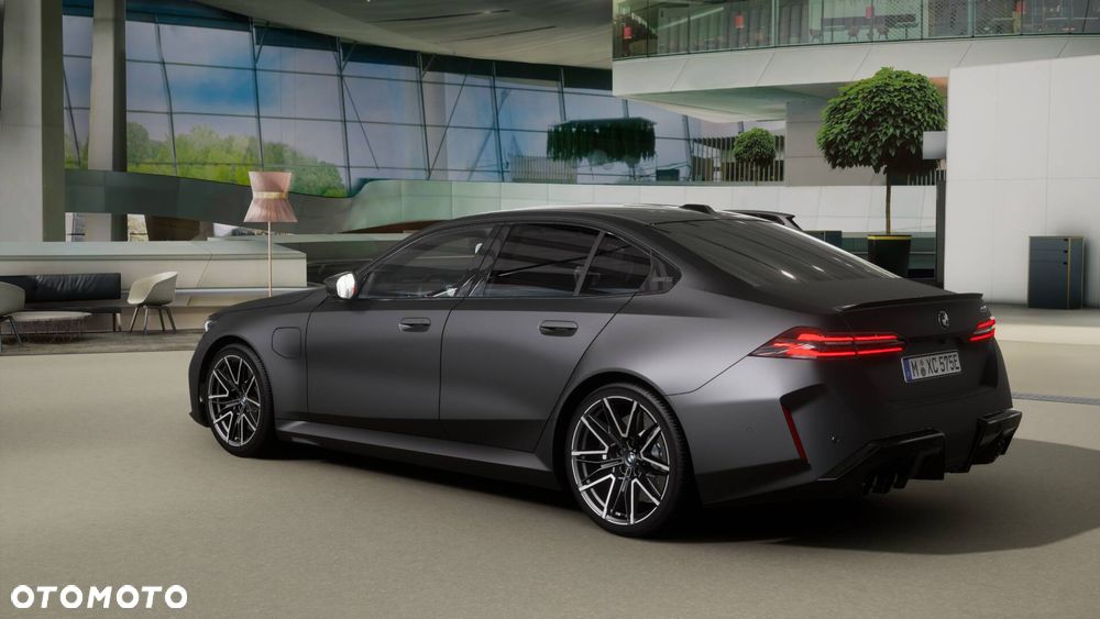 BMW M5 xDrive - 4