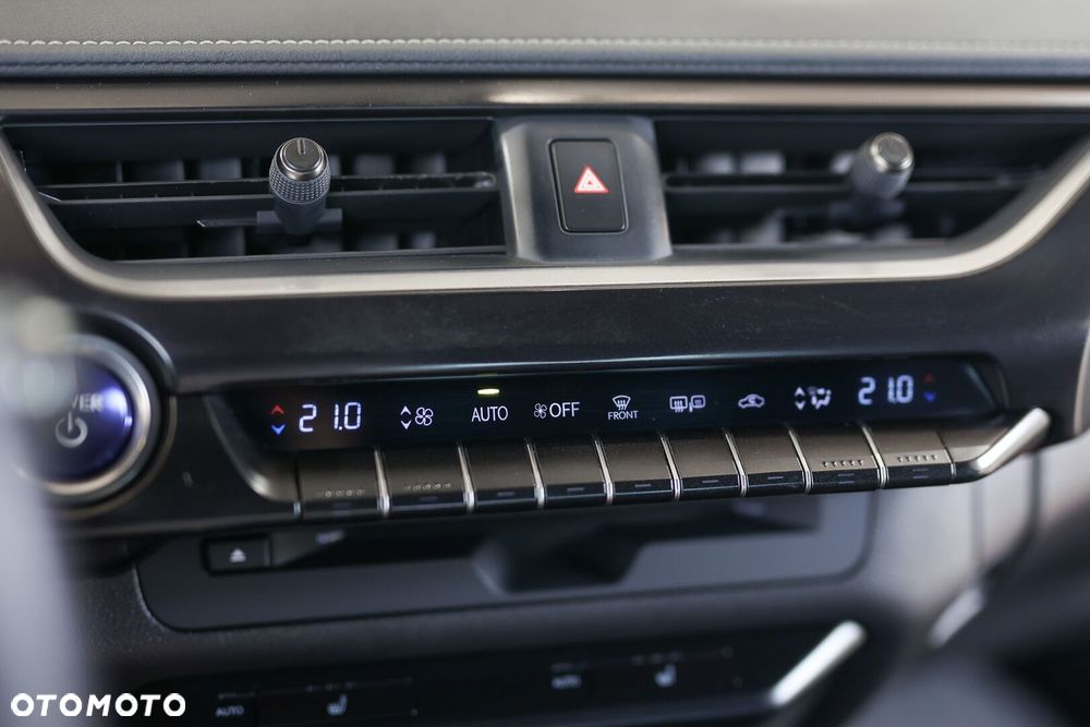 Lexus UX - 28