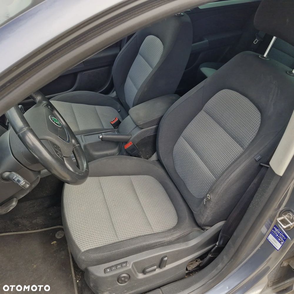 Skoda Superb 2.0 TDI Comfort - 16