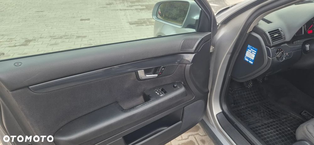 Audi A4 Limousine - 9