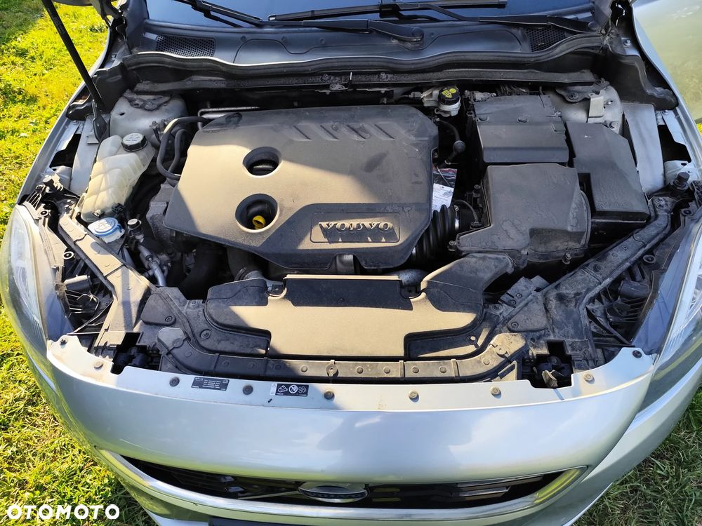 Volvo V40 D2 Momentum - 6