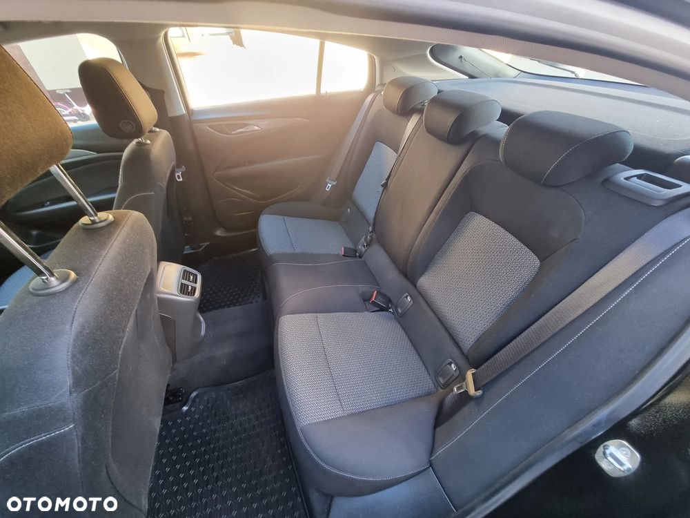 Opel Insignia 1.5 T Enjoy S&S - 10