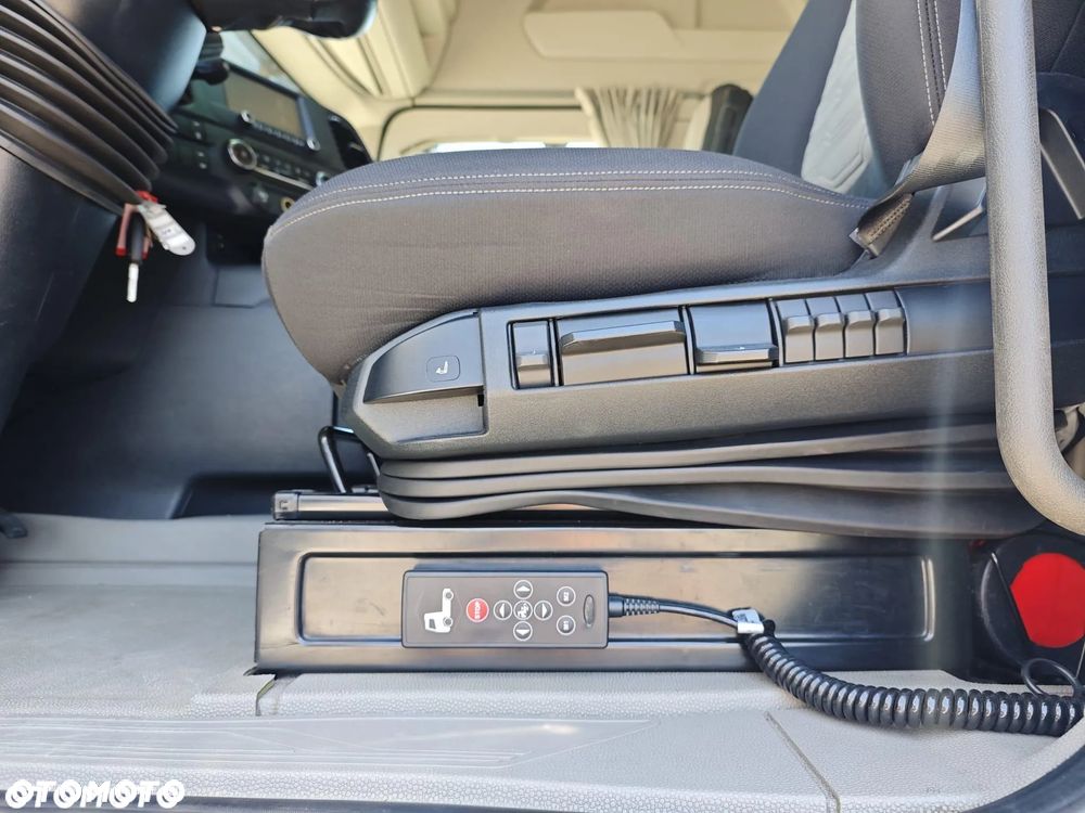 Ford F-MAX - 32