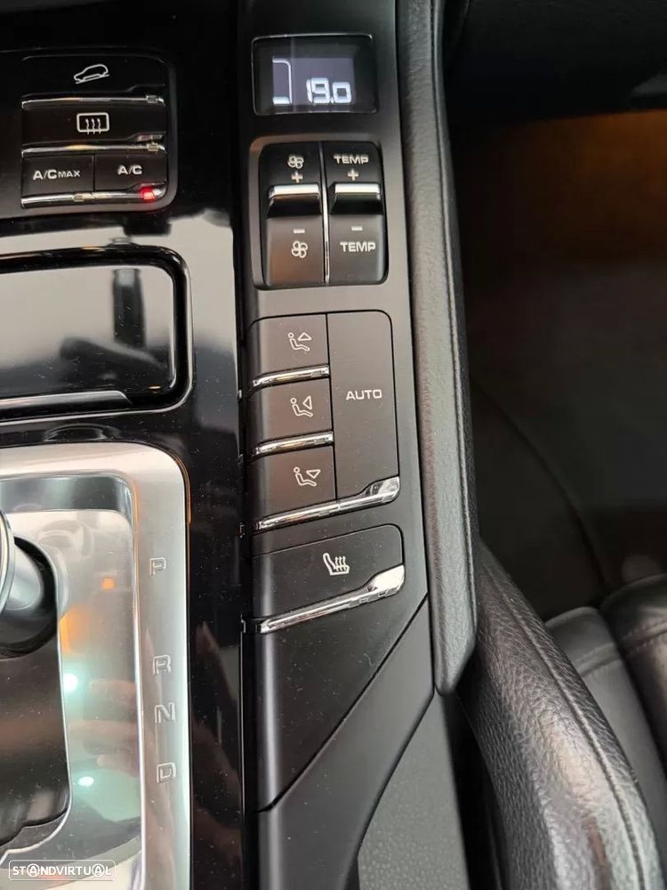 Porsche Cayenne Platinum Edition - 16