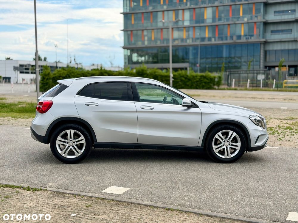 Mercedes-Benz GLA 200 7G-DCT Urban - 6