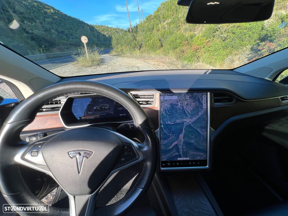 Tesla Model X Standard Range - 16