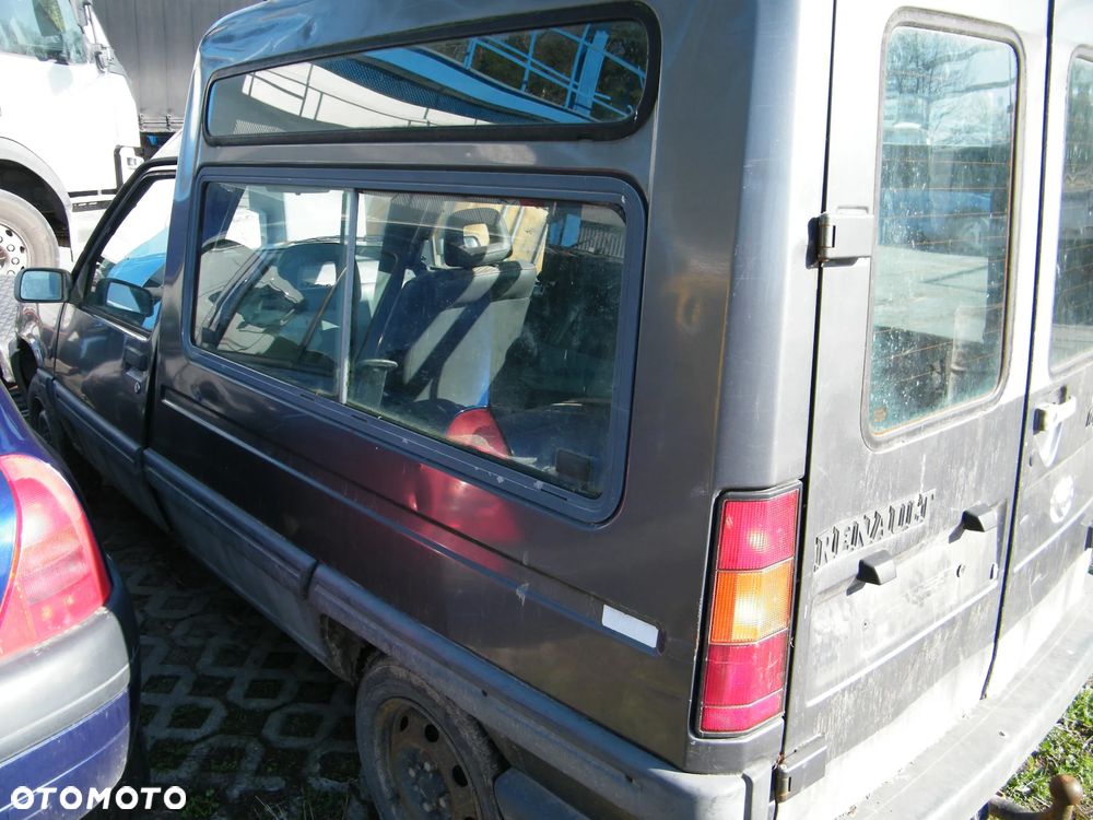 Renault Rapid (91-00r.) 1.4B 58KM.Silnik Skrzynia. Cały na części GWARANCJA !!!  Przód Tył Zestaw Komplet Drzwi Klapa Zderzak Błotnik Maska Grill Atrapa Szyba Pas Lampa Lusterko Boczki Fotel Kanapa Kokpit Deska Rozdzielcza Przełącznik Włącznik Sterownik Przewody Wiązka Instalacja Moduł Komputer Czujnik Listwa Pompa Alternator Wtryski Głowica Rozrusznik Kompresor Sprzęgło Dwumas Silnik Skrzynia ABS Klimatyzacji Paliwa Wspomagania Kolektor Turbina Przepustnica Zawór Chłodnica Koło Hak Belka Sanki Zawieszenie Mcpherson Półoś Amortyzator Wydech Tłumik Zacisk Most - 5