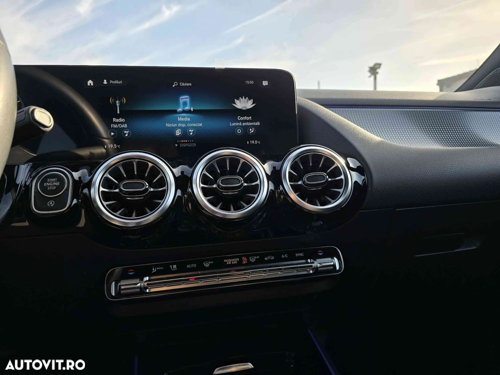 Mercedes-Benz GLA - 9