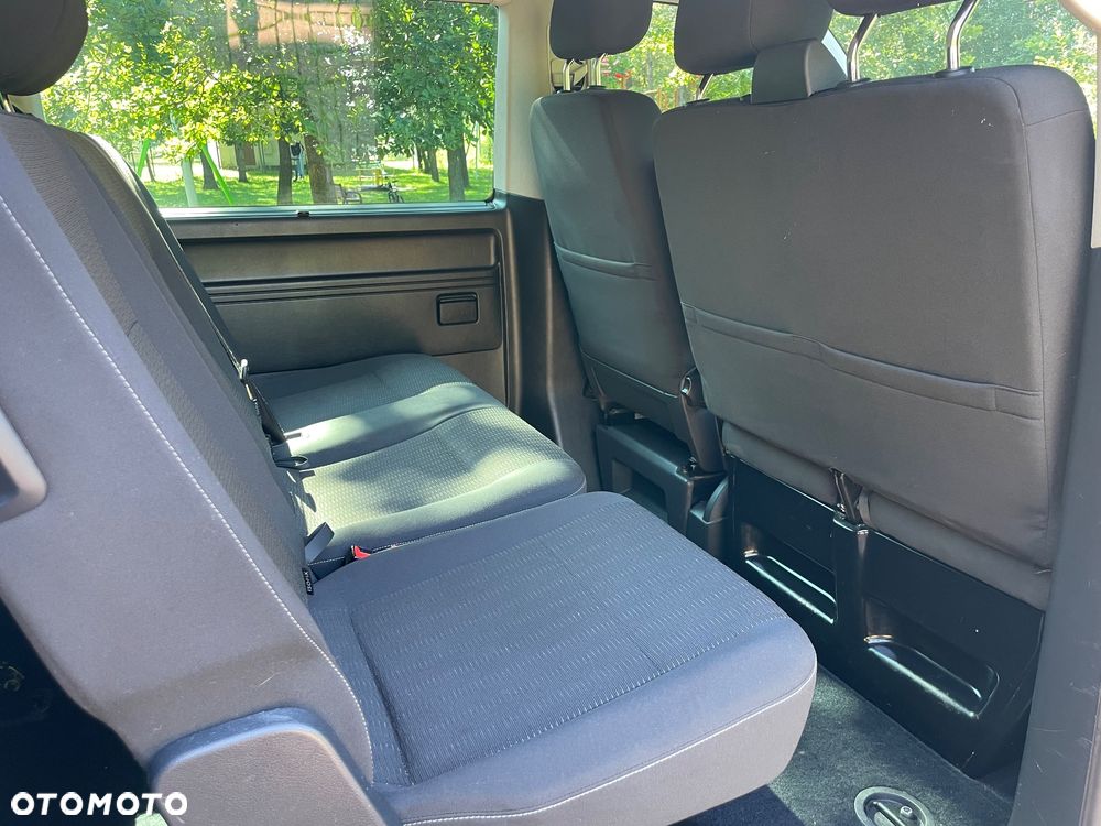 Volkswagen Caravelle - 14
