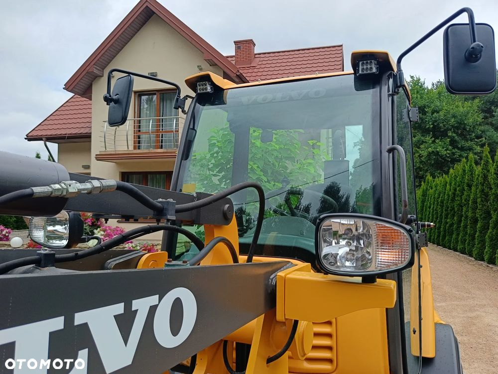 Volvo L25F - 16