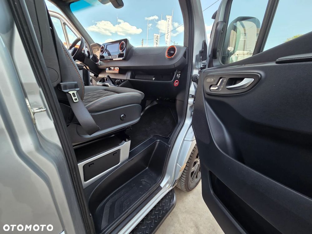 Mercedes-Benz Sprinter - 28
