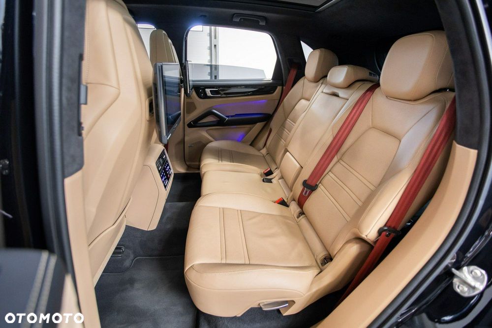 Porsche Cayenne - 35