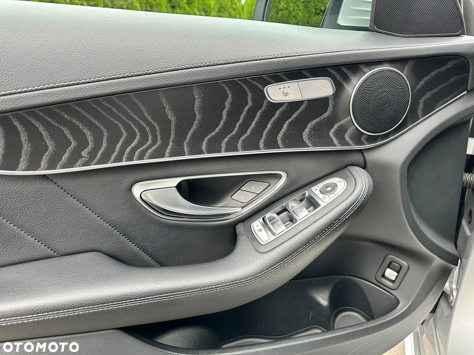 Mercedes-Benz Klasa C 220 d 4Matic T 9G-TRONIC AMG Line - 27