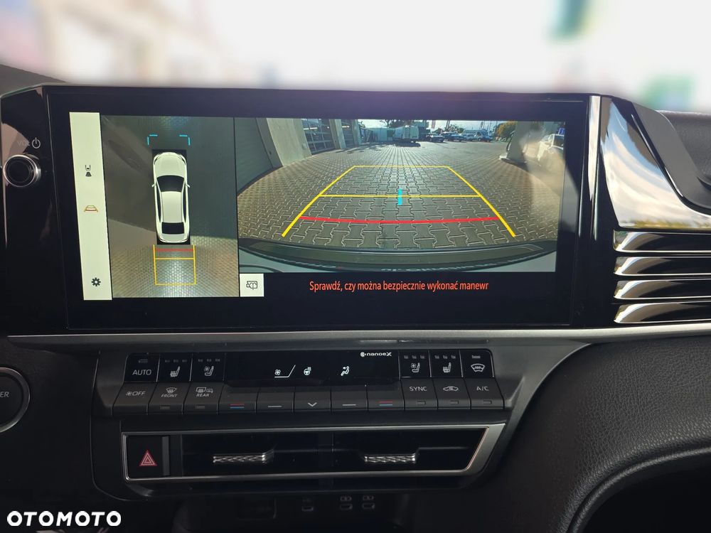 Toyota Camry 2.5 Hybrid Executive CVT - 19