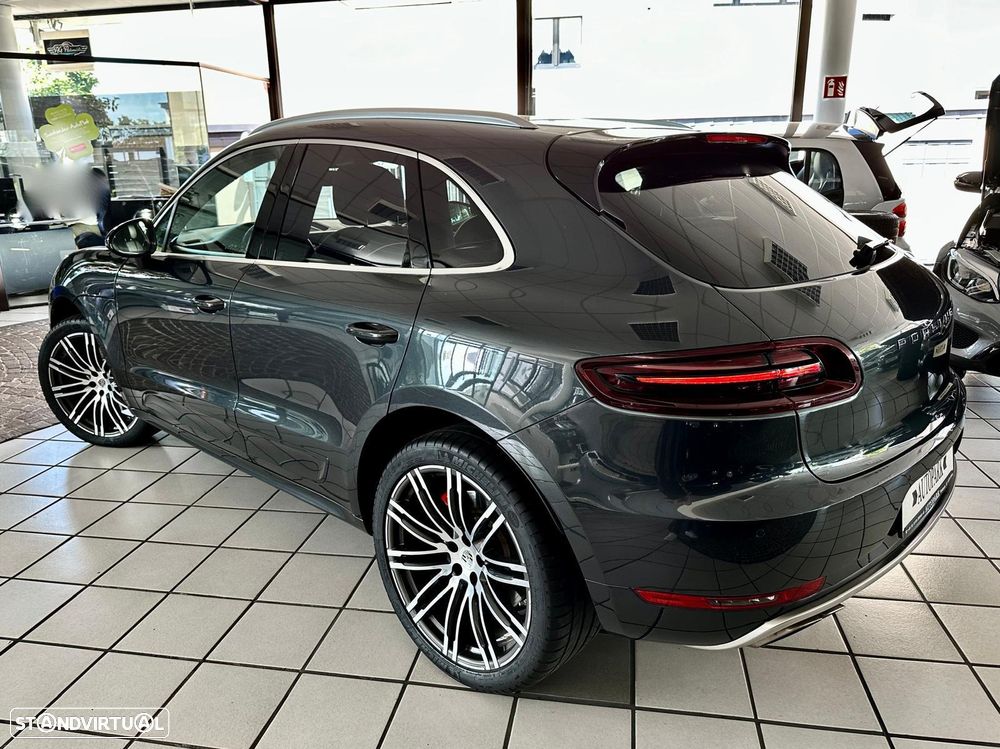 Porsche Macan Turbo - 12