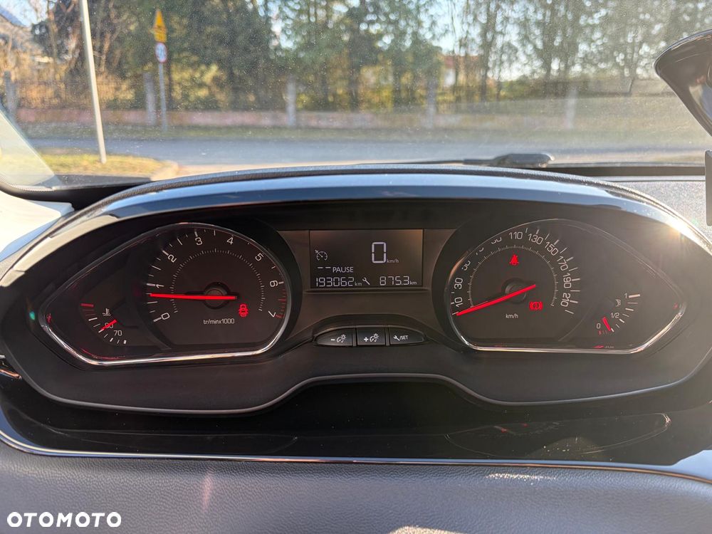 Peugeot 208 82 PureTech Style - 3