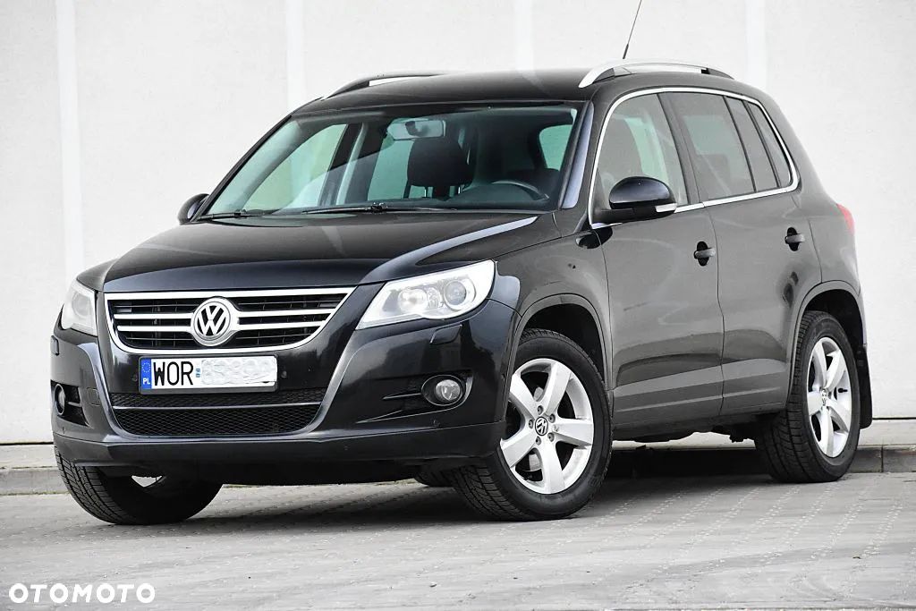 Volkswagen Tiguan - 1