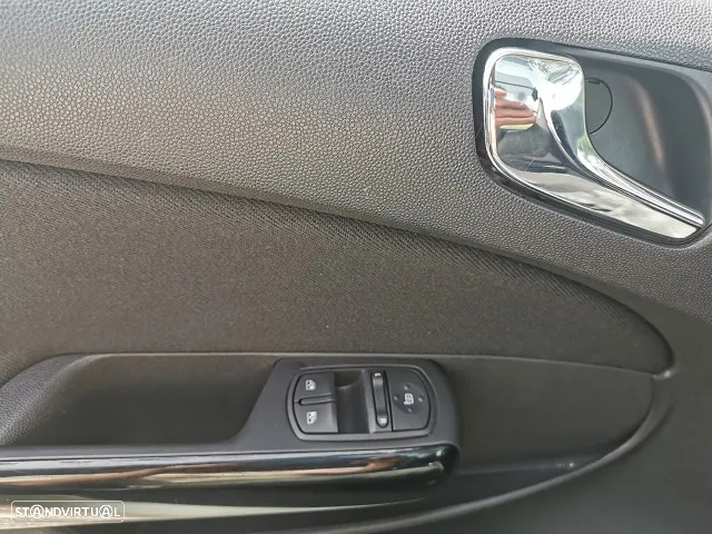 Opel Corsa 1.3 CDTi Enjoy EcoFLEX - 16